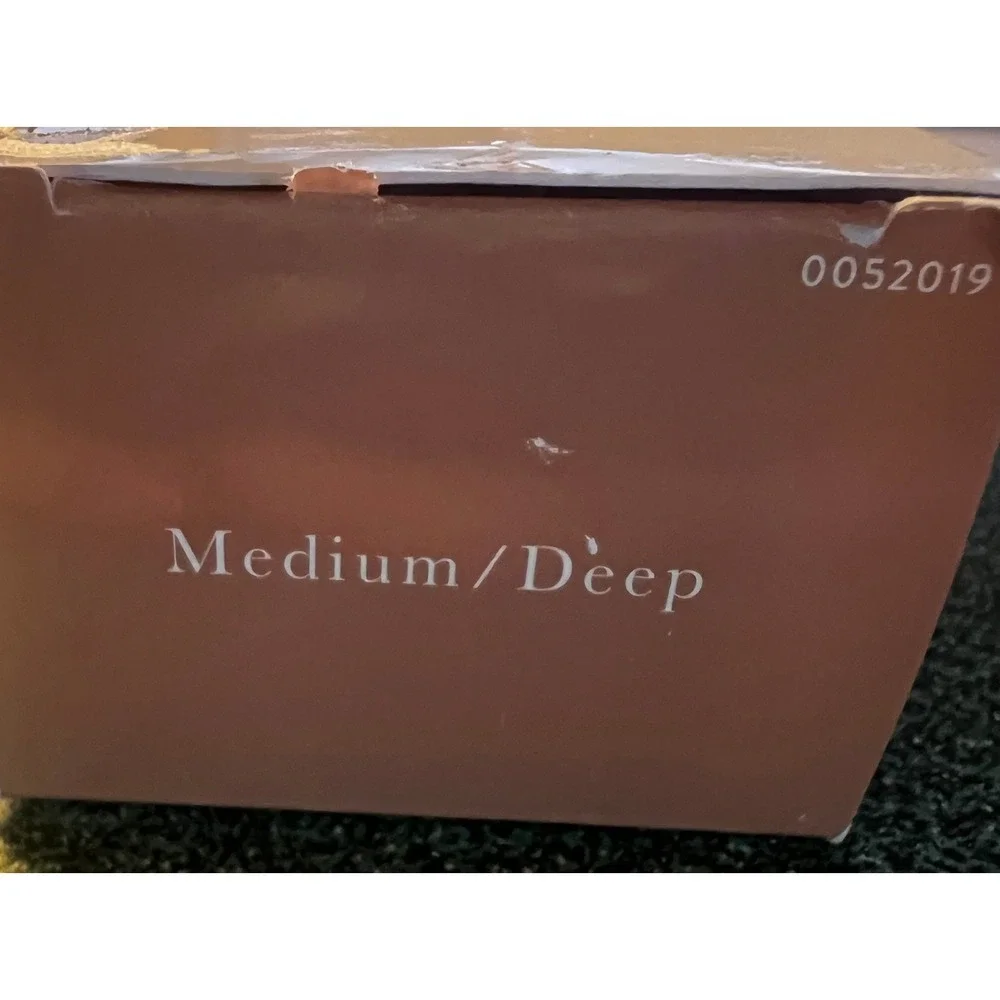 Laura Geller QuenchNTint Lightweight Tinted Moisturizer‎ Medium/Deep 1.76oz(NEW)